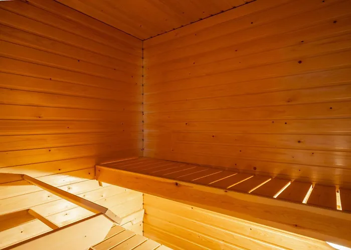2 Bedroom Apartment With Sauna, Free Parking And Center Location