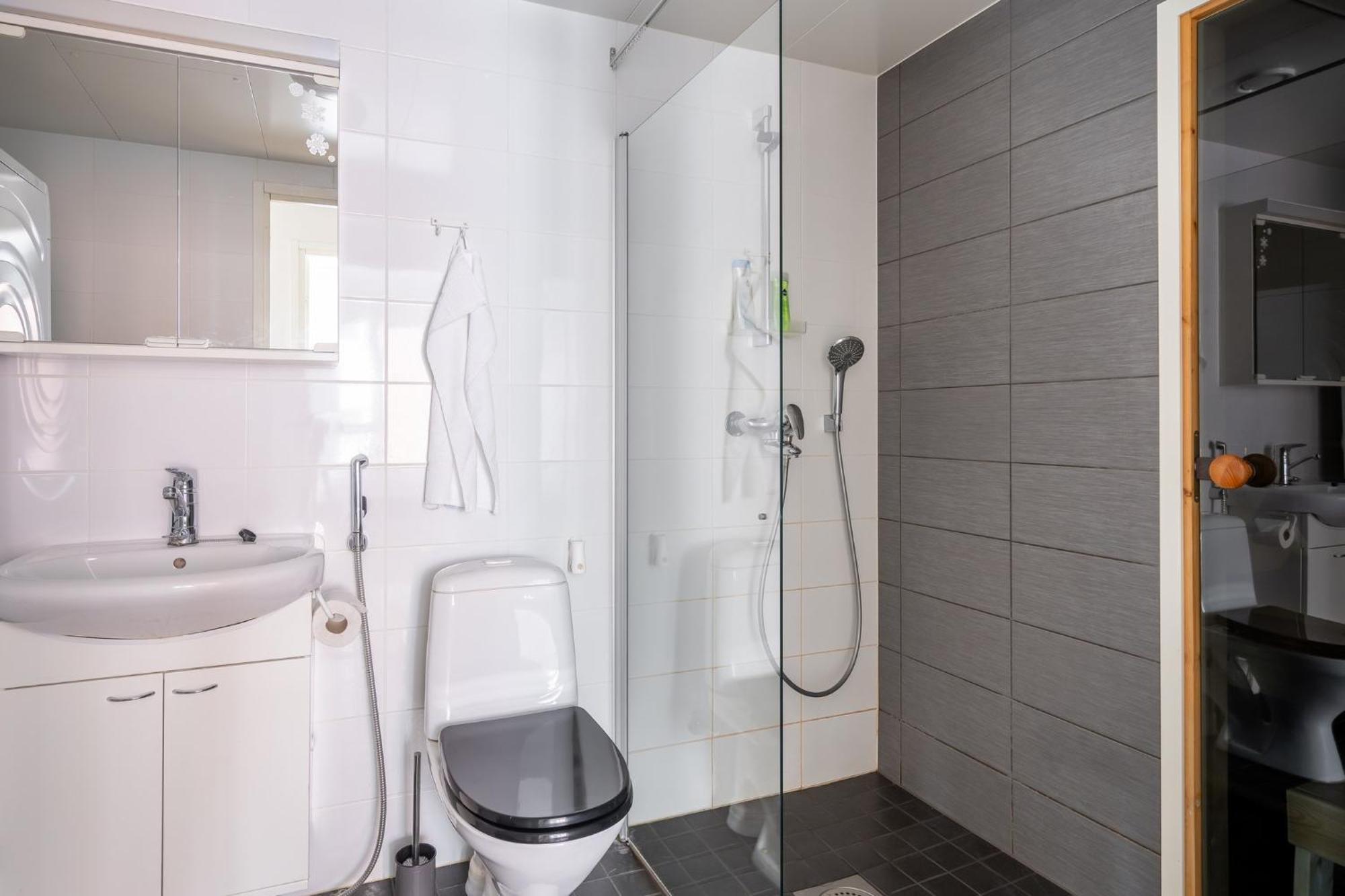 2 Bedroom With Sauna, Free Parking And Center Location Lejlighed